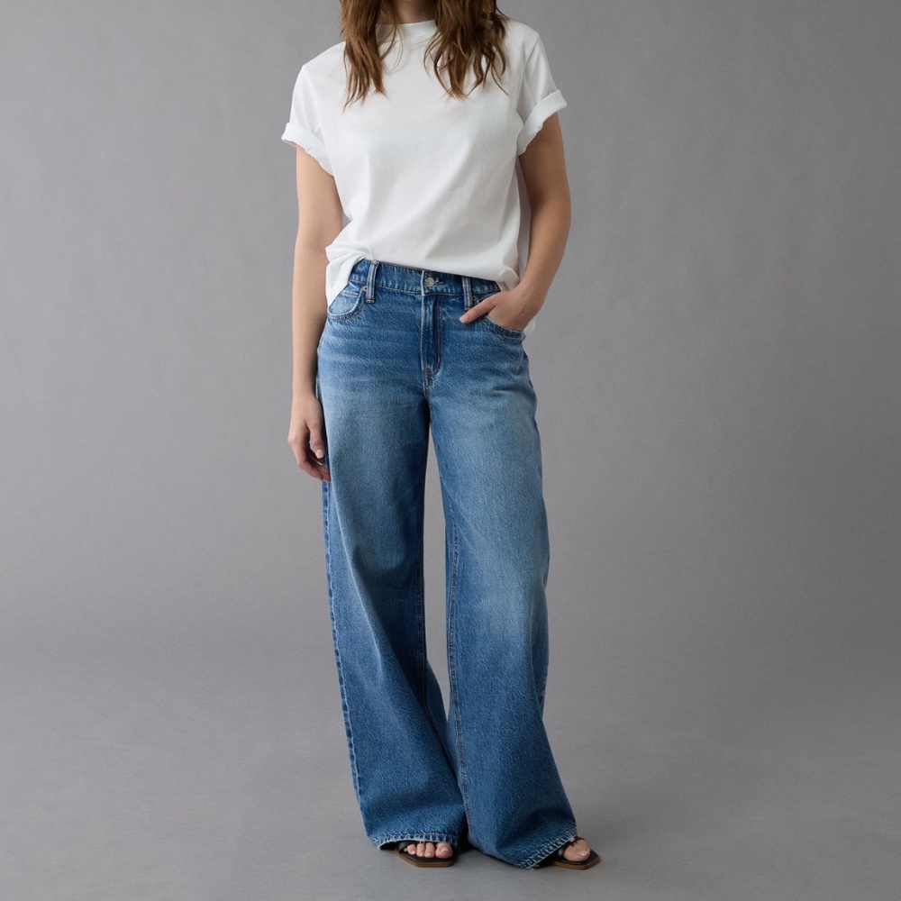 American Eagle dreamy drape low rise wide leg jean
